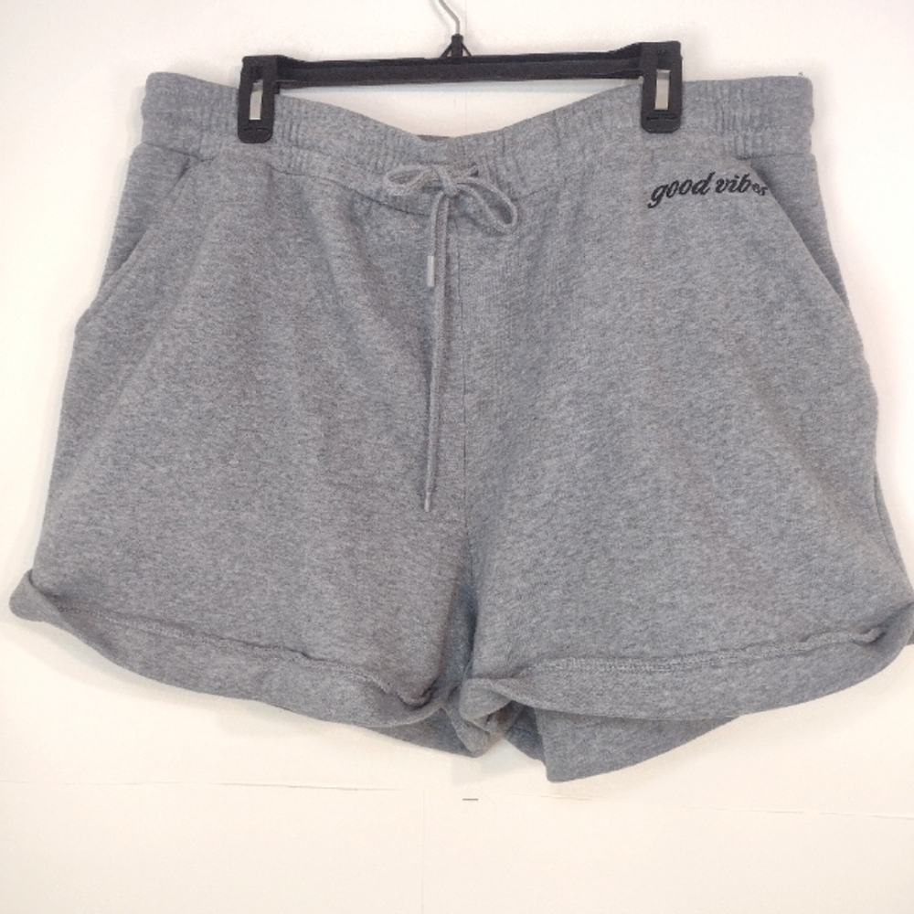 Dereck heart women's grey sweat short size (2X)